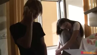 Русский парень сделал их подружки давалку на час