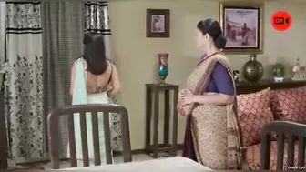 Классная индийская эротика, красивая черноволосая сестренка пытается заняться сексом с братом